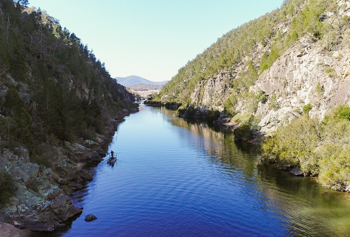 Fish survey along the Murrumbidgee River at Bush Heritage Australia's Scotsdale Reserve Credit Annette Ruzicka Photography